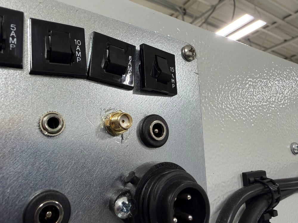 Locate the designated antenna port